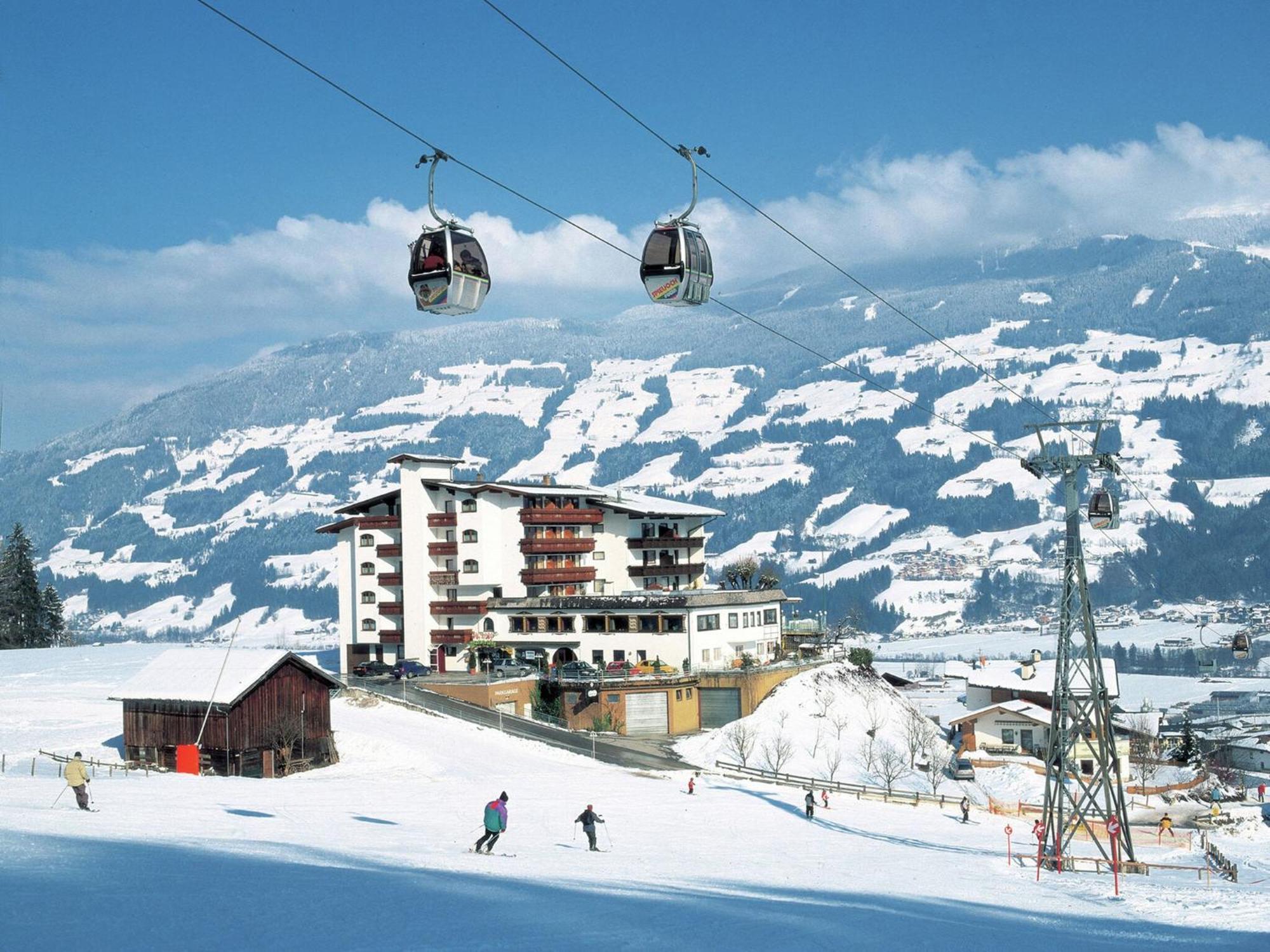 Holiday Flat In Uderns Near The Ski Area Exteriör bild