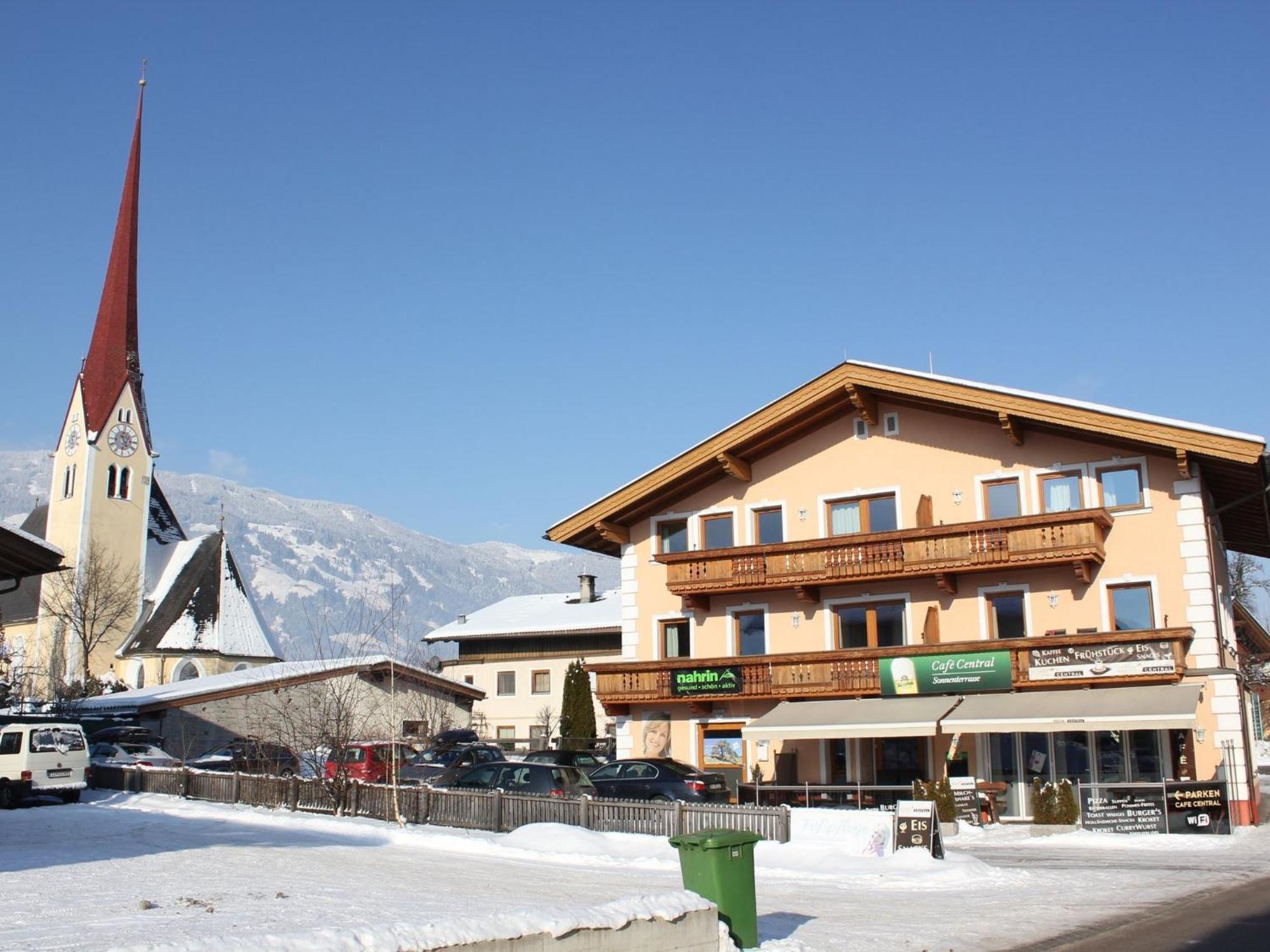 Holiday Flat In Uderns Near The Ski Area Exteriör bild